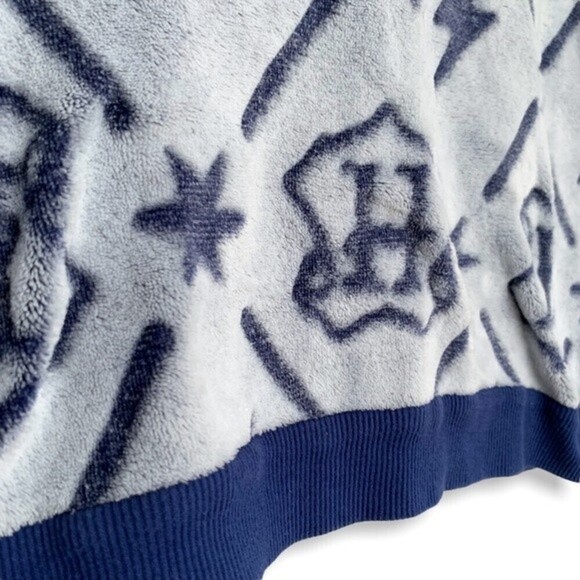 Harry Potter Sweater M Fleece Soft Fuzzy Crew Neck Lounge Top - Picture 6 of 14
